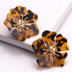 2/$35🖤 Anthro Gold Plated Floral Tortoise Animal Print Acrylic Earrings